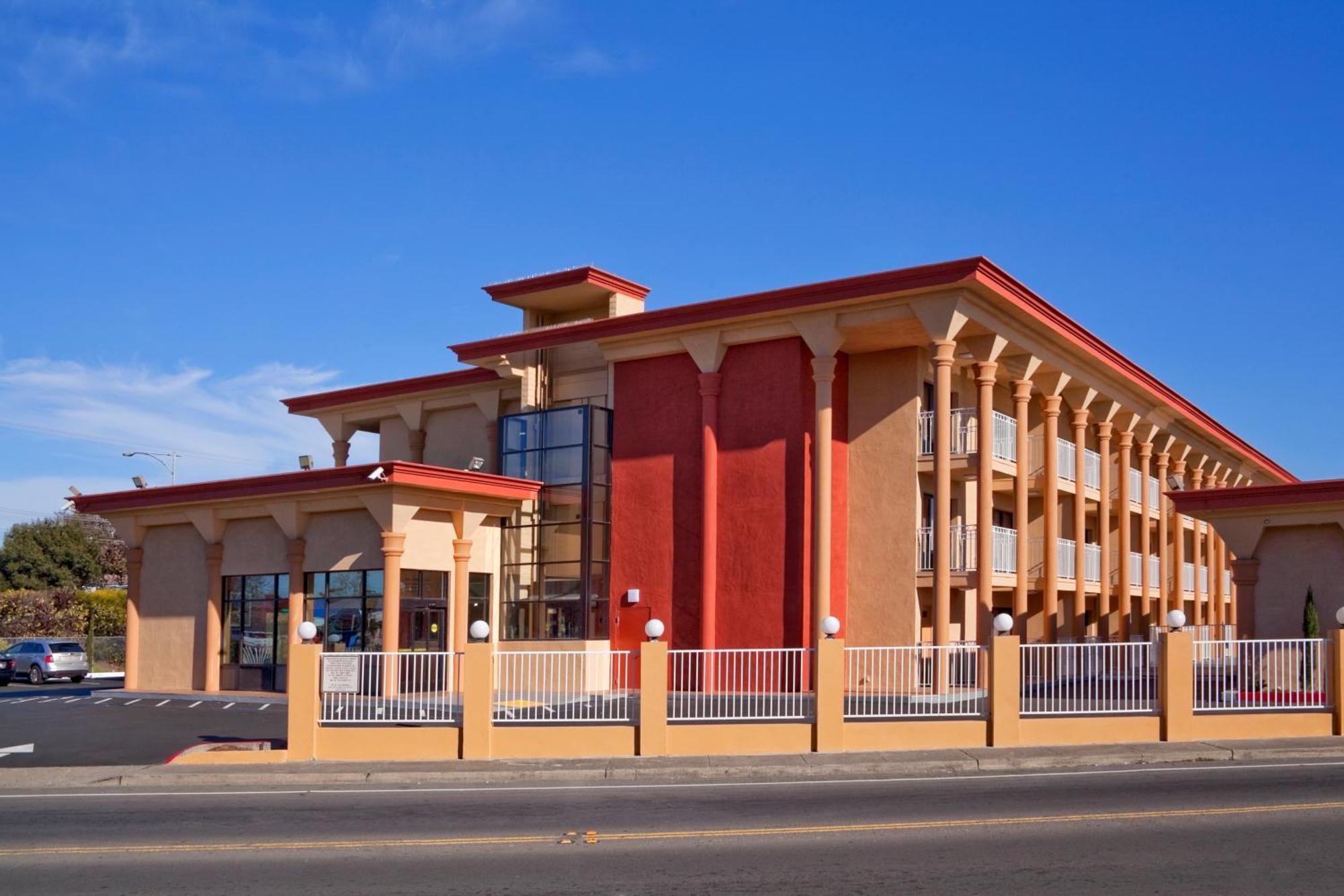 Super 8 by Wyndham Vallejo/Napa Valley Zewnętrze zdjęcie