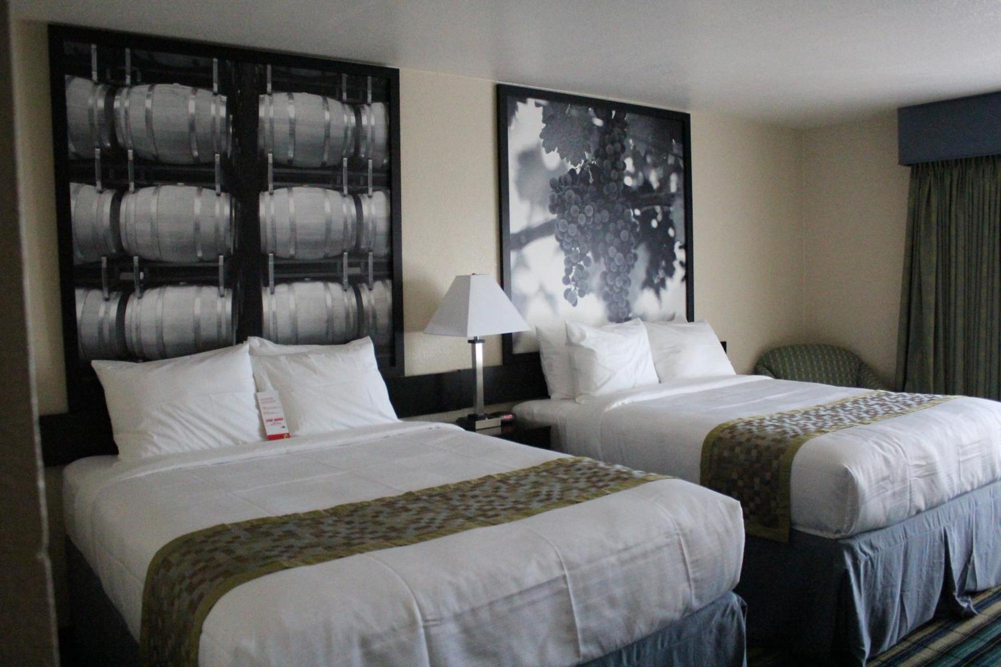 Super 8 by Wyndham Vallejo/Napa Valley Zewnętrze zdjęcie